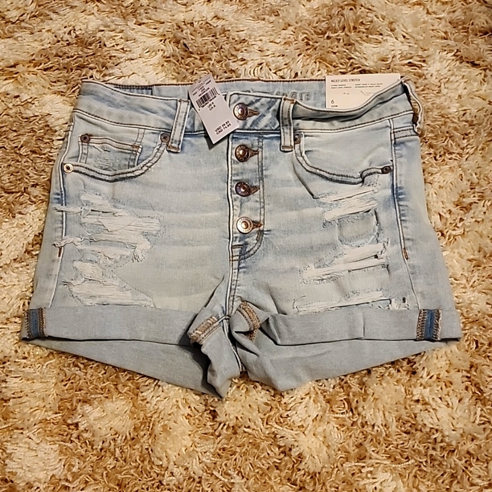 New With Tags American Eagle size 6 Jean shorts